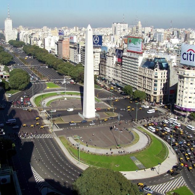 Obelisco-Plaza de la República-Buenos Aires-Argentina.